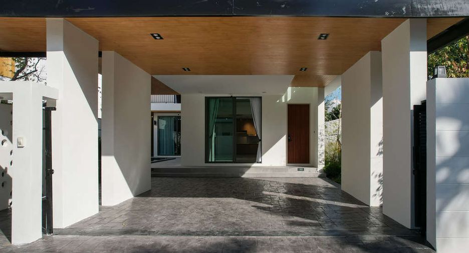 For sale 4 bedrooms house in Saraphi, Chiang Mai