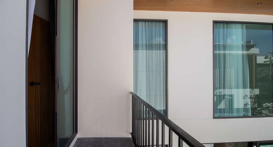 For sale 4 bedrooms house in Saraphi, Chiang Mai