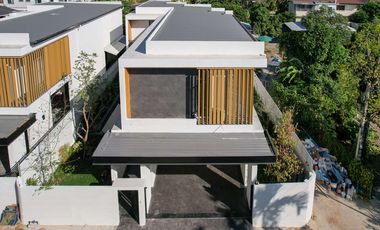 For sale 4 bedrooms house in Saraphi, Chiang Mai