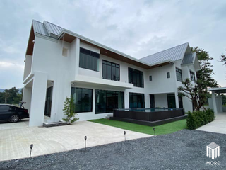 Villa en venta de 4 habitaciones en San Kamphaeng, Chiang Mai