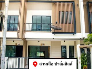 For rent 3 bed townhouse in Si Racha, Chonburi