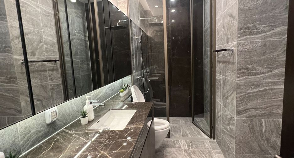 For rent そして for sale 3 Beds condo in Khlong Toei, Bangkok