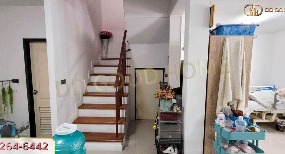 For sale 3 bed townhouse in Lam Luk Ka, Pathum Thani