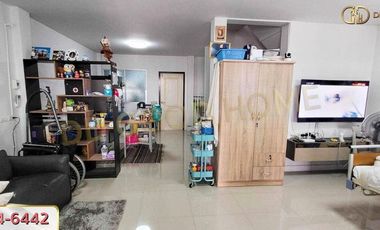 For sale 3 Beds townhouse in Lam Luk Ka, Pathum Thani