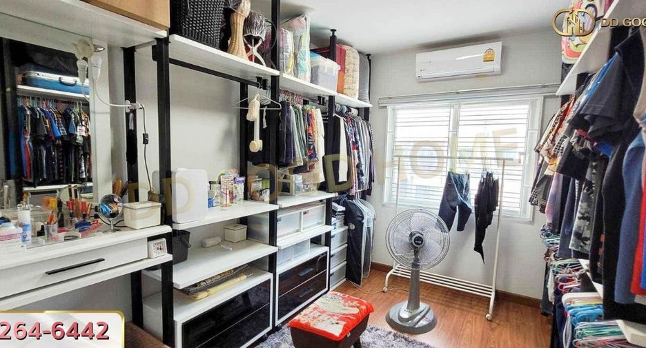 For sale 3 bed townhouse in Lam Luk Ka, Pathum Thani