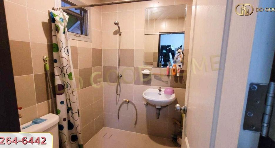 For sale 3 bed townhouse in Lam Luk Ka, Pathum Thani