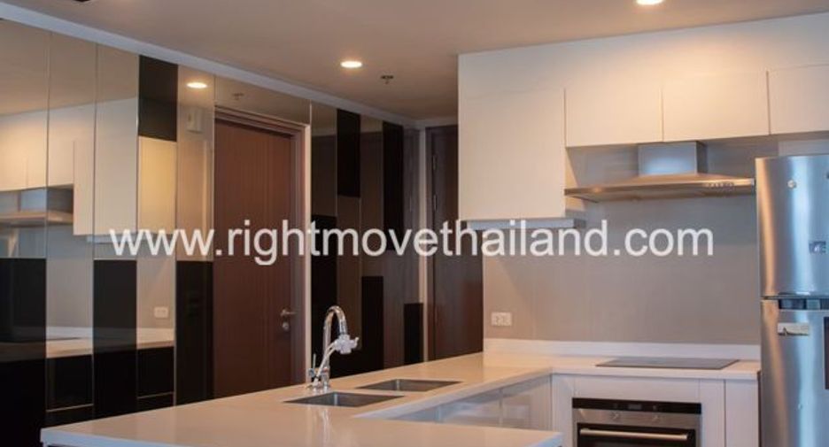 For sale 3 bedrooms condo in Pathum Wan, Bangkok