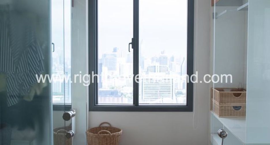 For sale 3 bedrooms condo in Pathum Wan, Bangkok
