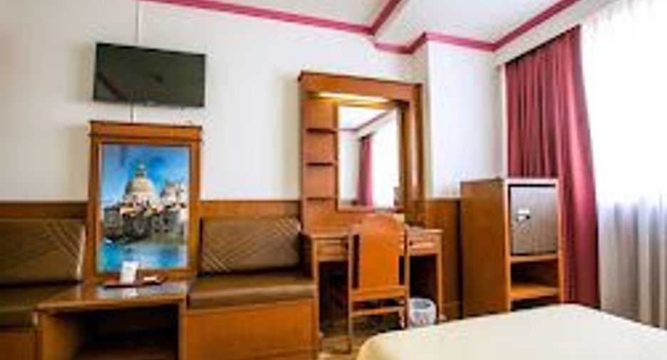 For sale 275 bedrooms hotel in Phaya Thai, Bangkok