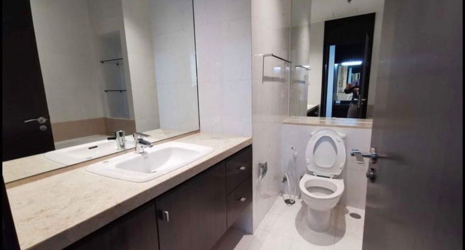 For rent 4 bedrooms condo in Pathum Wan, Bangkok