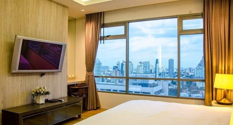 For rent 3 bedrooms condo in Khlong Toei, Bangkok