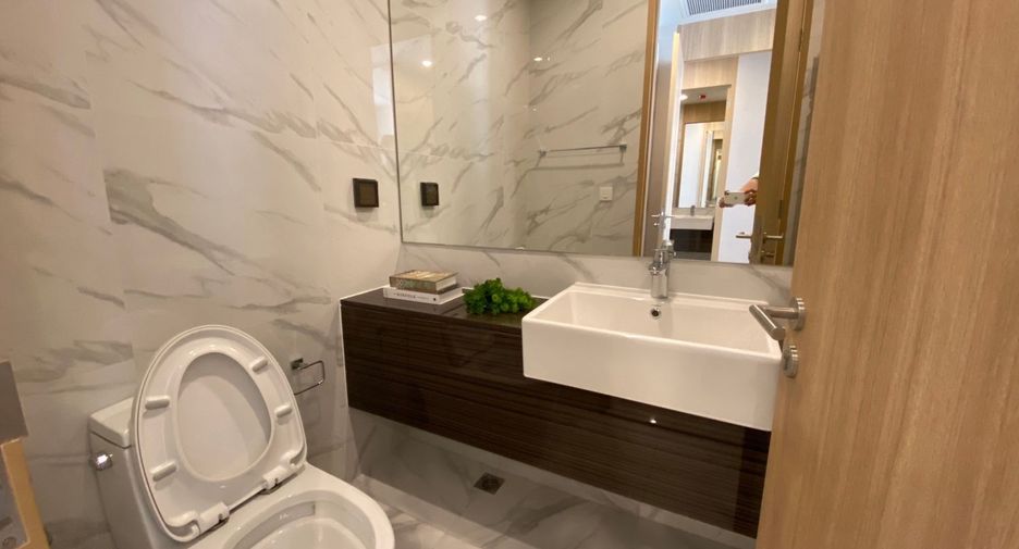 For rent 3 bedrooms condo in Khlong Toei, Bangkok