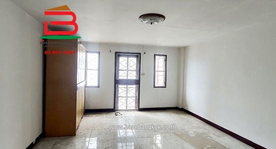 For sale 3 bed retail Space in Don Mueang, Bangkok