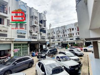 For sale 3 bedrooms retail Space in Don Mueang, Bangkok