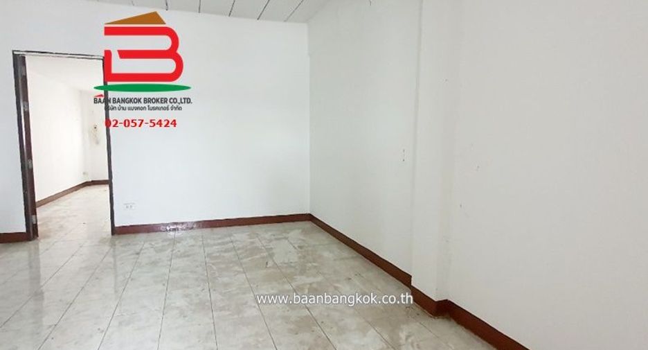 For sale 3 bed retail Space in Don Mueang, Bangkok