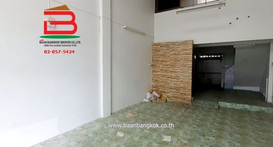 For sale 3 bed retail Space in Don Mueang, Bangkok