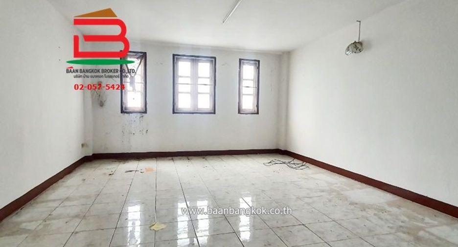 For sale 3 bed retail Space in Don Mueang, Bangkok