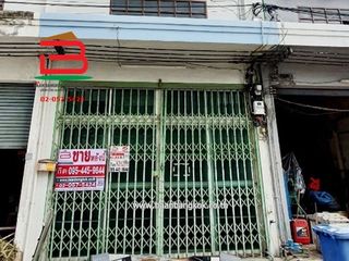 For sale 3 bedrooms retail Space in Don Mueang, Bangkok