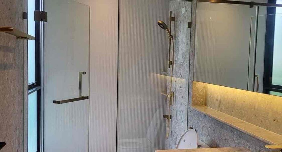 For rent 4 bedrooms house in Bang Kapi, Bangkok