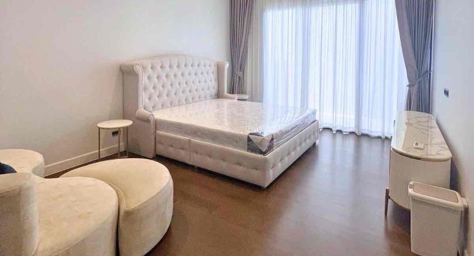 For rent 4 bedrooms house in Bang Kapi, Bangkok