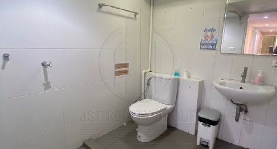 For sale retail Space in Watthana, Bangkok