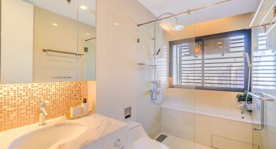 Condo en alquiler y en venta de 2 habitaciones en Watthana, Bangkok