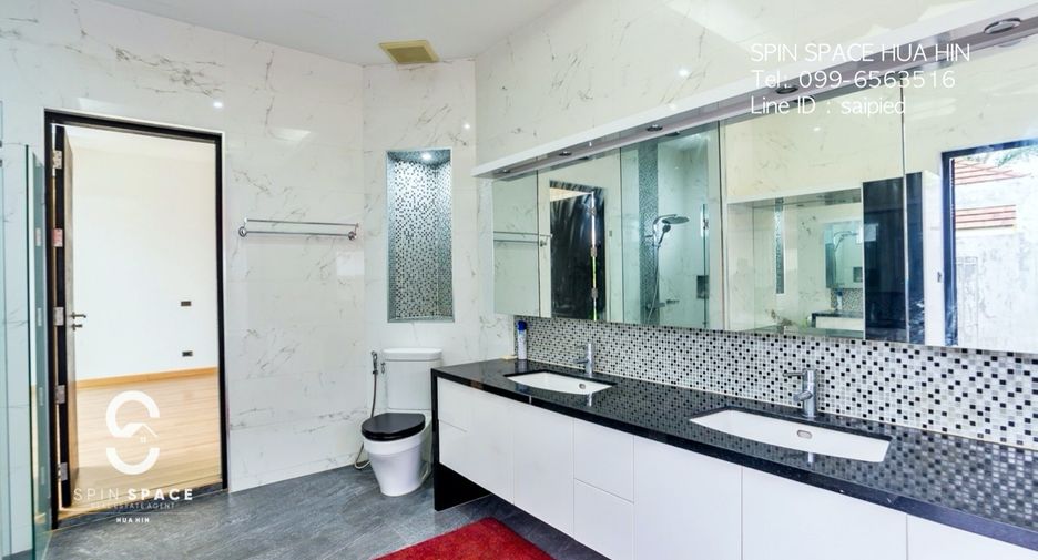 For sale 3 bedrooms villa in Hua Hin, Prachuap Khiri Khan