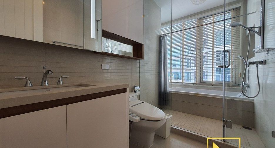 For rent and for sale 2 bed condo in Pathum Wan, Bangkok