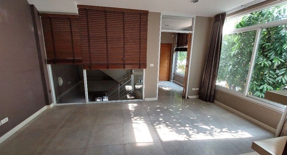 For sale 3 Beds house in Bang Kho Laem, Bangkok