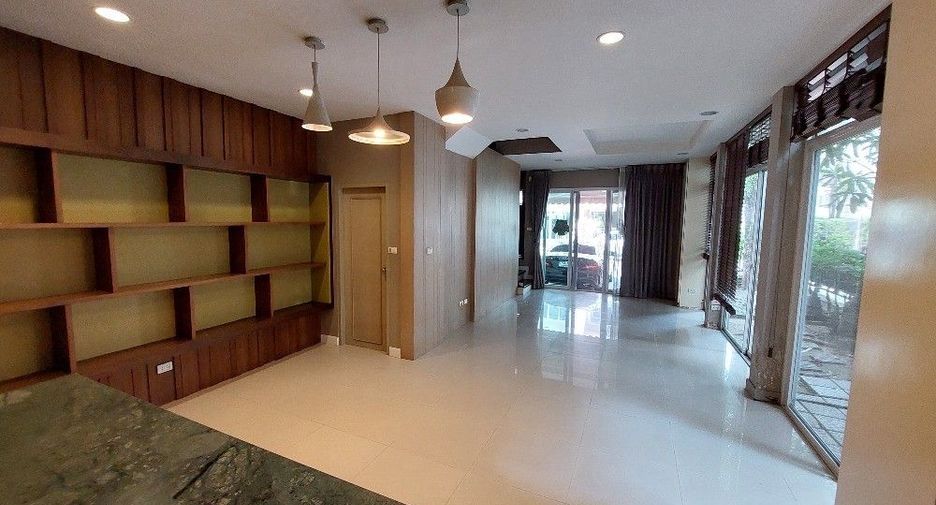 For sale 3 Beds house in Bang Kho Laem, Bangkok