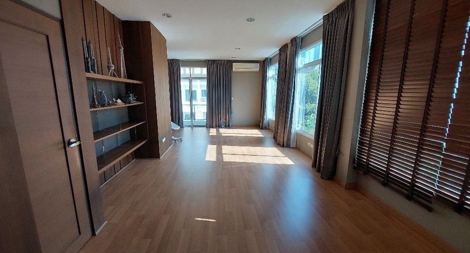 For sale 3 Beds house in Bang Kho Laem, Bangkok