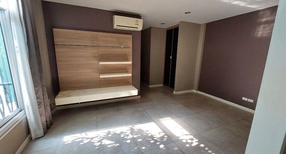 For sale 3 Beds house in Bang Kho Laem, Bangkok