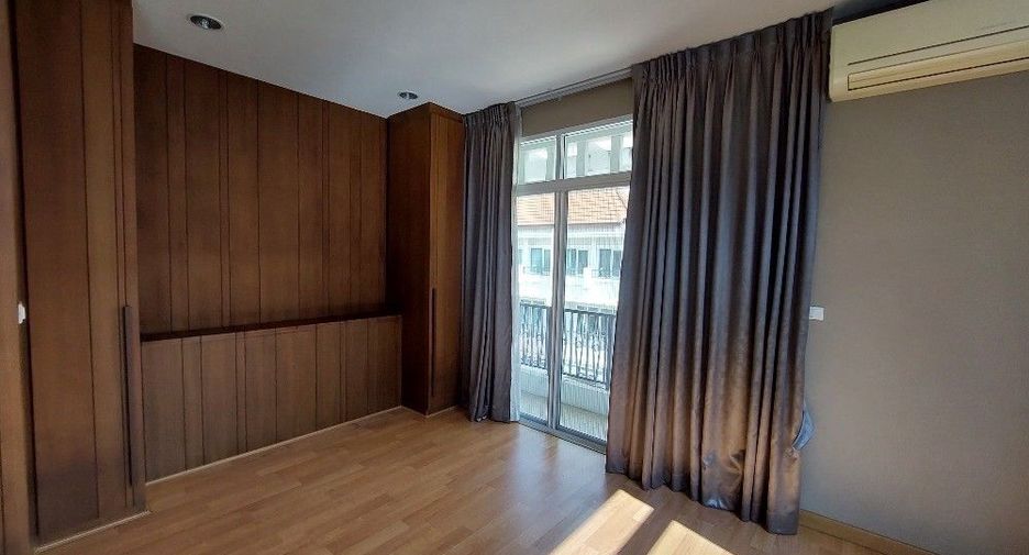 For sale 3 Beds house in Bang Kho Laem, Bangkok