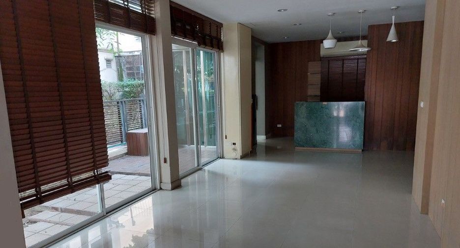 For sale 3 Beds house in Bang Kho Laem, Bangkok