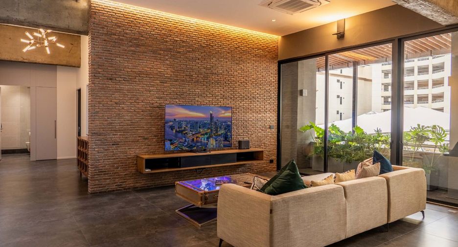 For sale 3 bed office in Khlong Toei, Bangkok