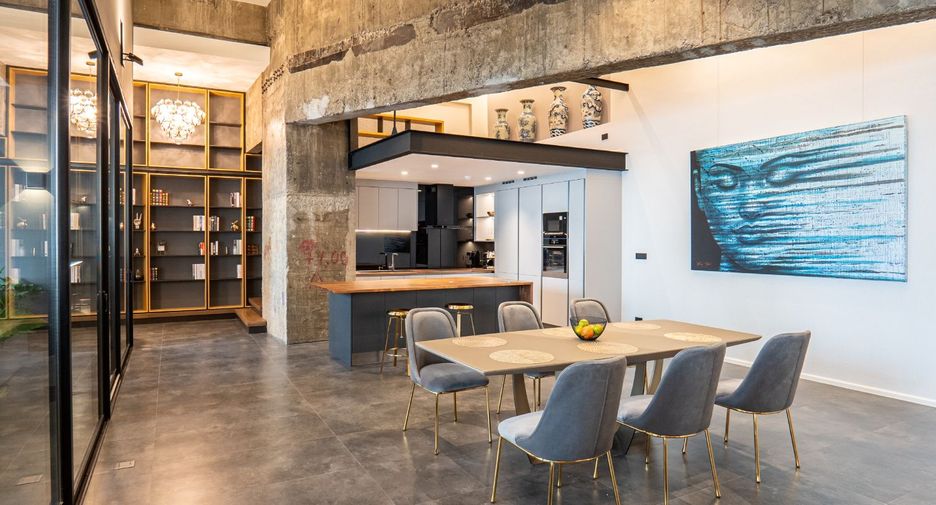 For sale 3 bed office in Khlong Toei, Bangkok