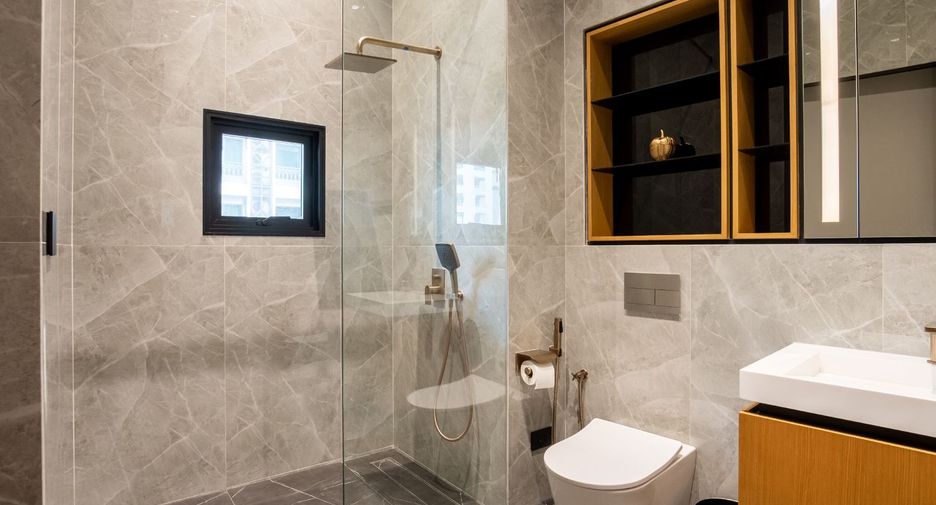 For sale 3 bed office in Khlong Toei, Bangkok