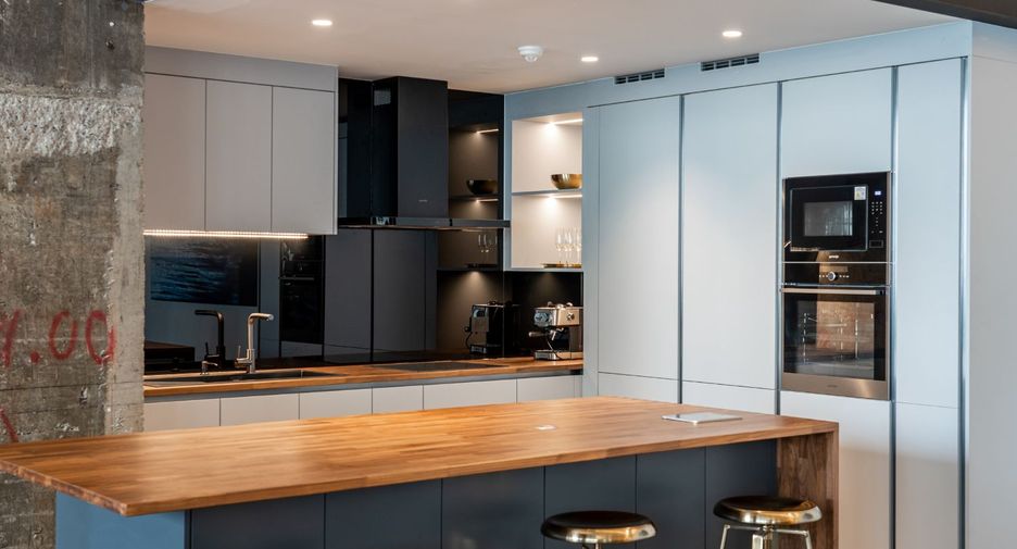 For sale 3 bed office in Khlong Toei, Bangkok