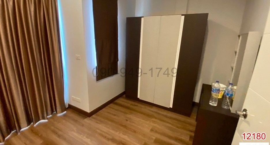 For rent 4 bedrooms house in Mueang Nonthaburi, Nonthaburi