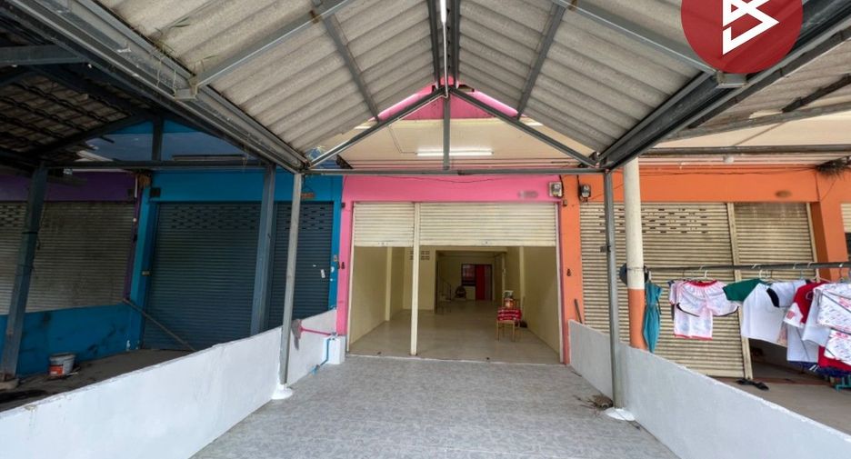 For sale 2 bed retail Space in Mueang Nakhon Pathom, Nakhon Pathom