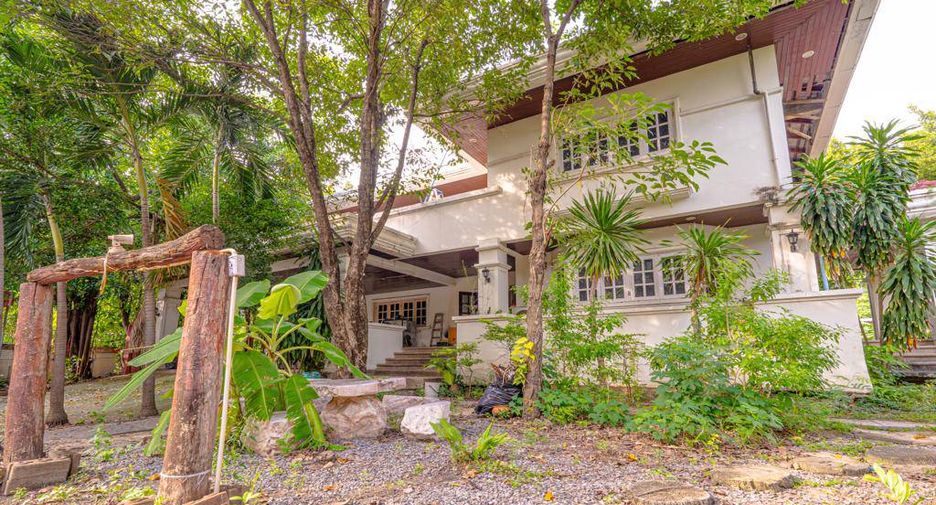 For sale 5 bed villa in Prawet, Bangkok