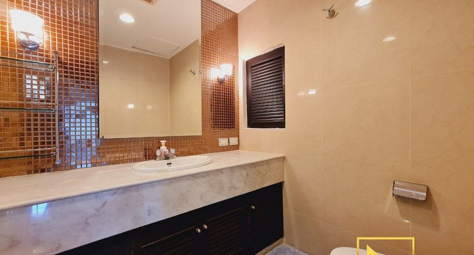 Condo en alquiler de 2 habitaciones en Khlong Toei, Bangkok