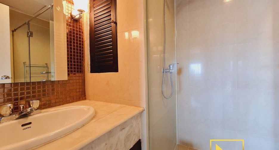 Condo en alquiler de 2 habitaciones en Khlong Toei, Bangkok
