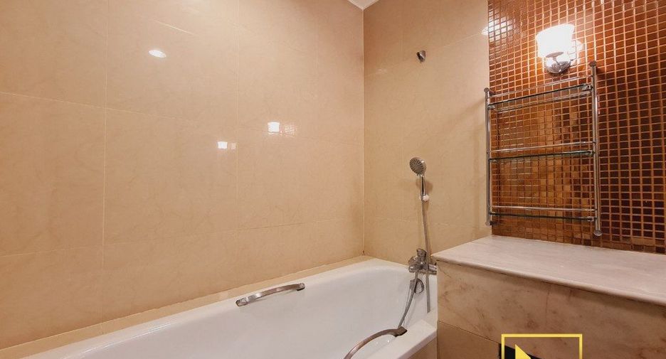 Condo en alquiler de 2 habitaciones en Khlong Toei, Bangkok