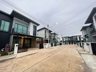 For rent and for sale 4 bed house in Mueang Samut Sakhon, Samut Sakhon