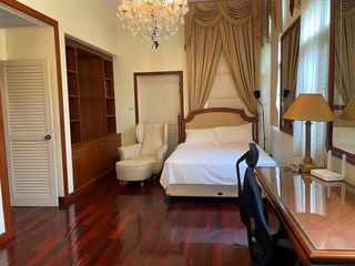 For rent 2 bedrooms house in Phaya Thai, Bangkok