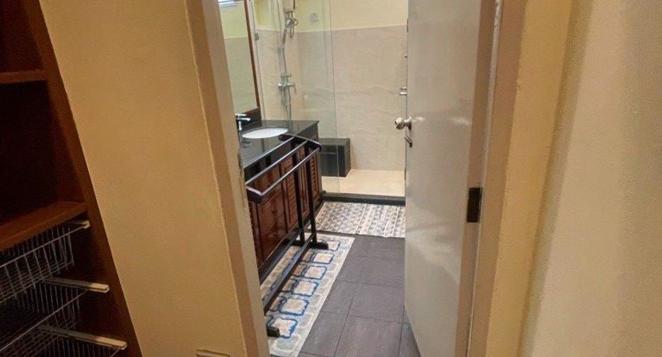 For rent 2 bedrooms house in Phaya Thai, Bangkok