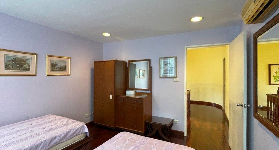 For rent 2 bedrooms house in Phaya Thai, Bangkok