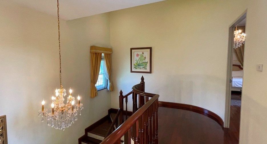 For rent 2 bedrooms house in Phaya Thai, Bangkok