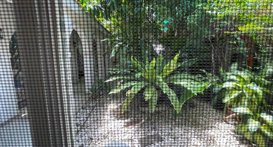 For rent 2 bedrooms house in Phaya Thai, Bangkok